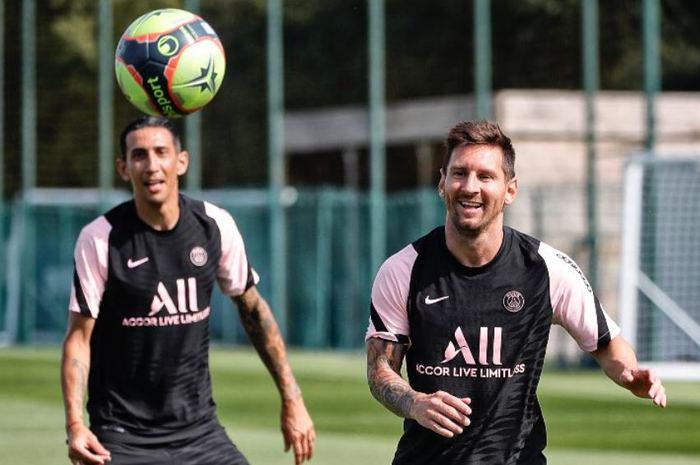 Messi PSG'de ilk çalışmasına çıktı! Mbappe ve Sergio Ramos ile buluştu